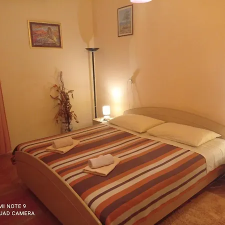 ルームズ シェッチャー *