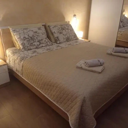 ゲストハウス ルームズ シェッチャー *