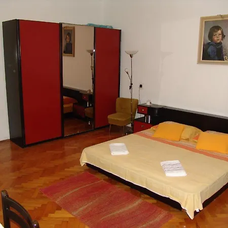 ルームズ シェッチャー ゲストハウス スプリト