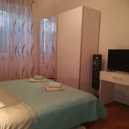 ルームズ シェッチャー *